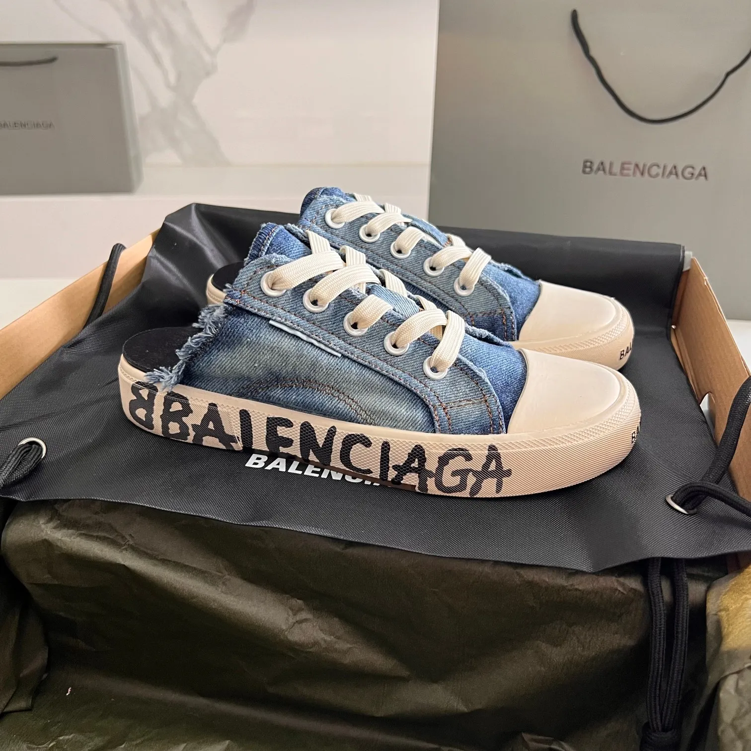 👟👟Ex-factory price 460👟👟 Semi-drag denim print BALENCIAGA washed and distressed semi-drag low-top with original packaging Code number: 35-44 (45 customized)